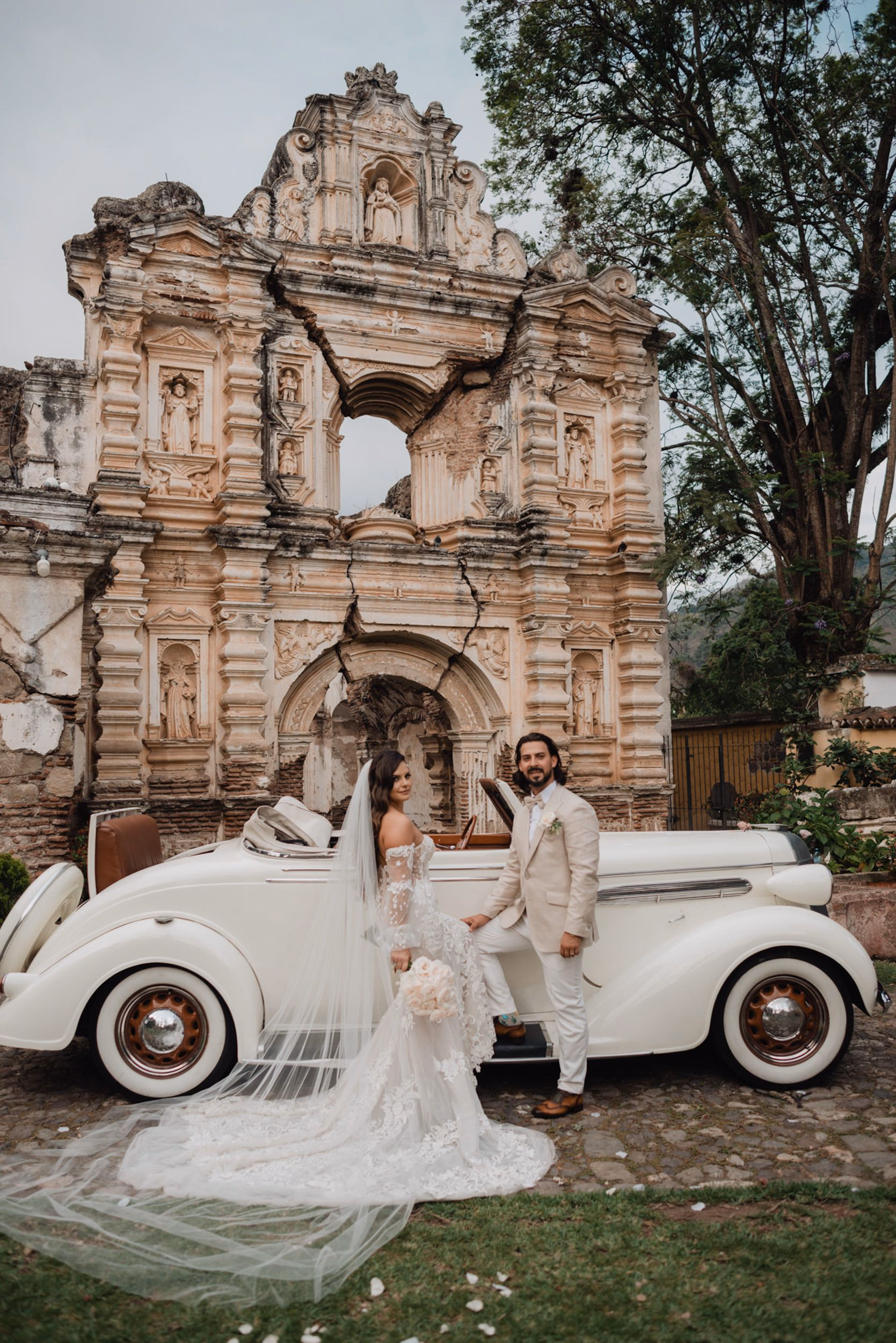 Editorial wedding photograph from Jorge Weddings portfolio.